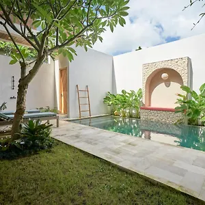 Luna Ola Berawa Hotel